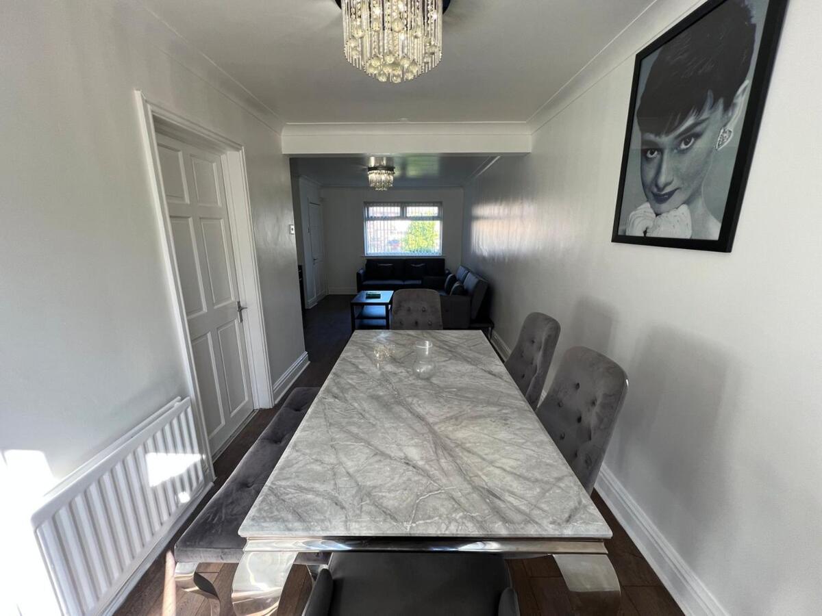 Charming & Relaxing 3 Bedrooms House Liverpool